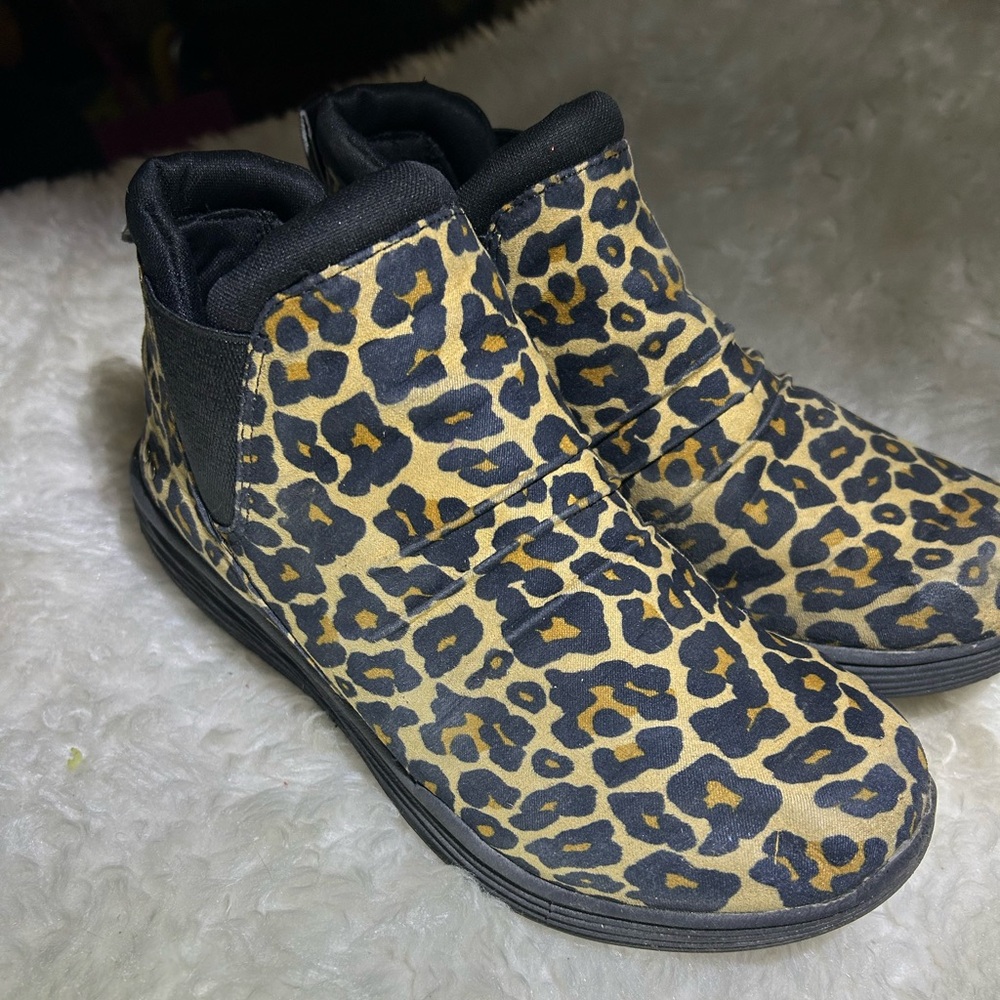 Winter ankle boots